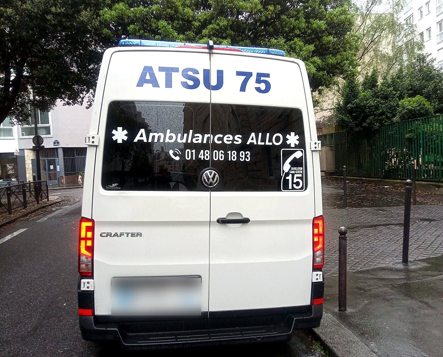 Ambulance ALLO Ambulances vue de l'arrière